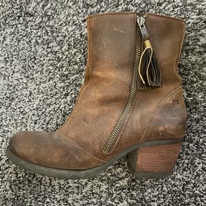 BORN rustic boots with tassle